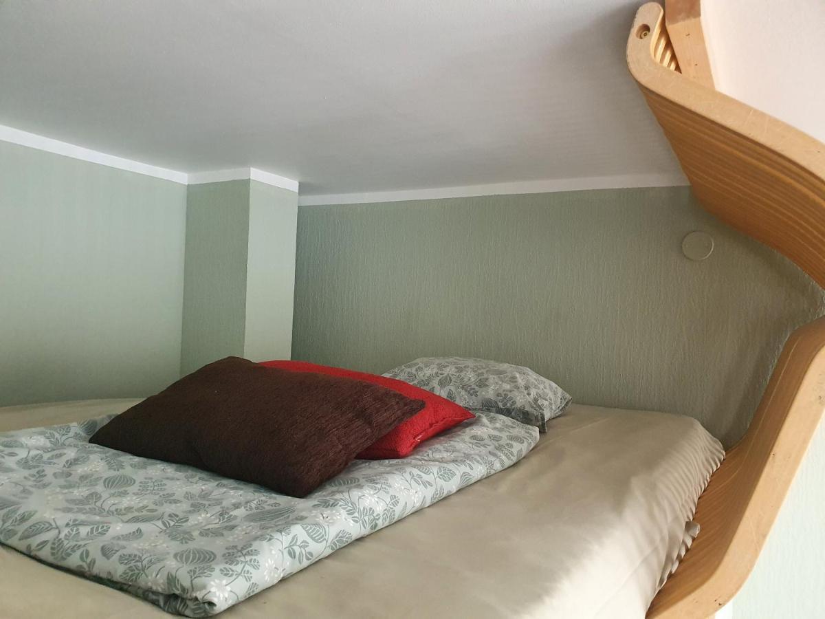 טאלין Freedom65 Hostel And Caravan מראה חיצוני תמונה