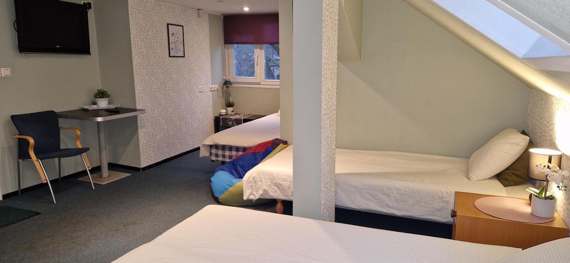 טאלין Freedom65 Hostel And Caravan מראה חיצוני תמונה