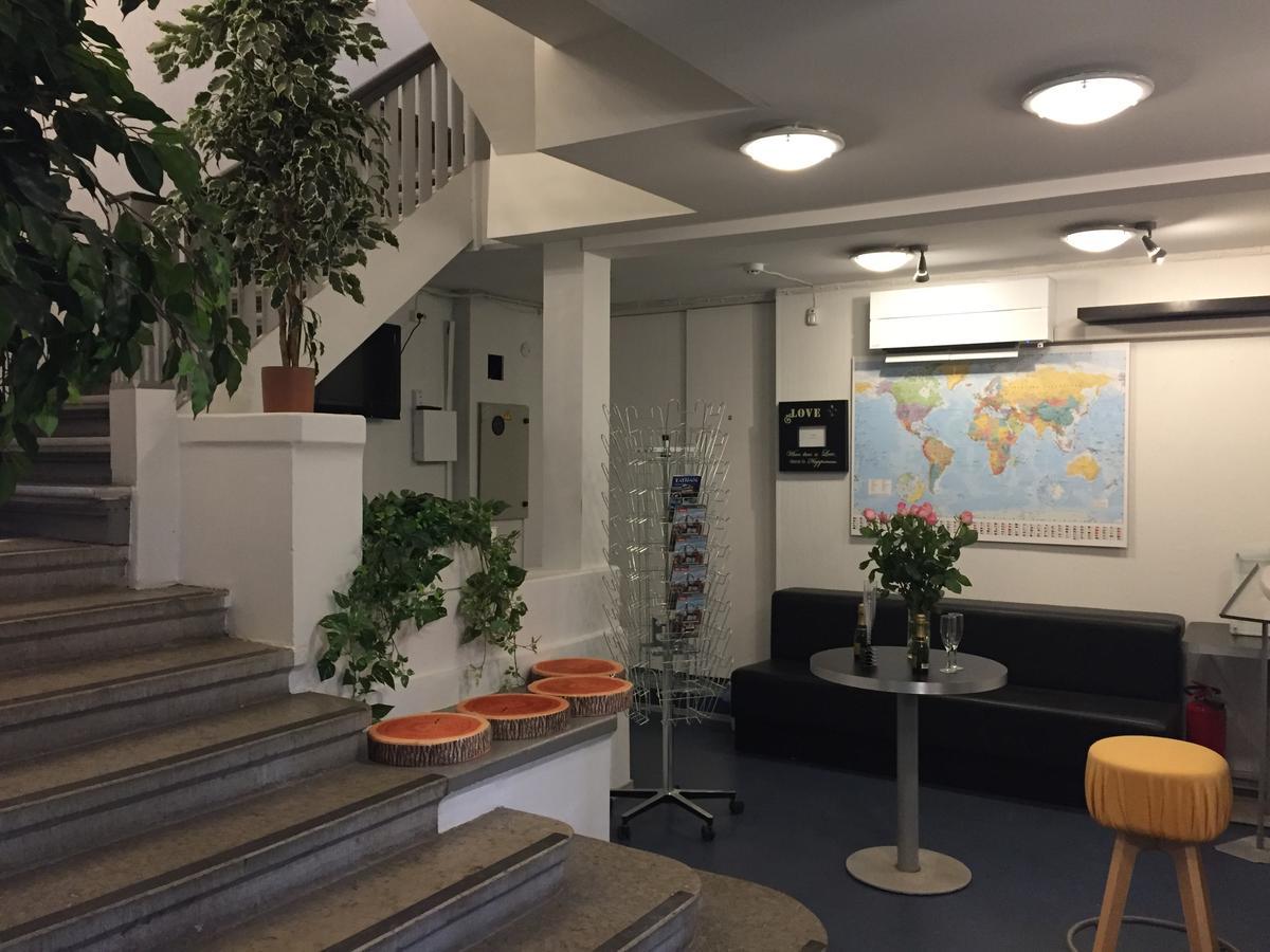 טאלין Freedom65 Hostel And Caravan מראה חיצוני תמונה