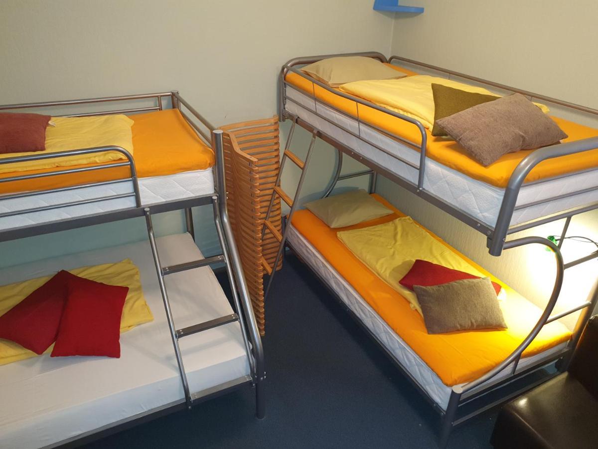 טאלין Freedom65 Hostel And Caravan מראה חיצוני תמונה
