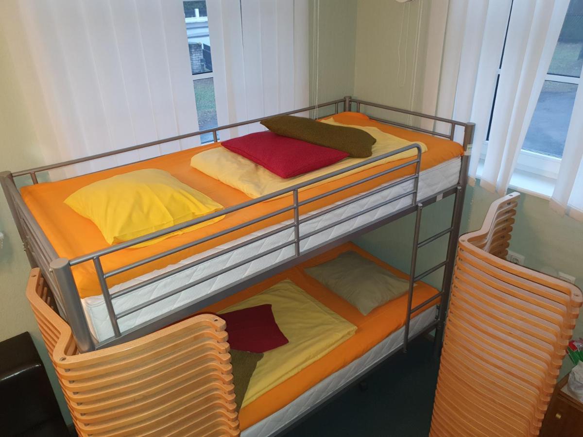 טאלין Freedom65 Hostel And Caravan מראה חיצוני תמונה