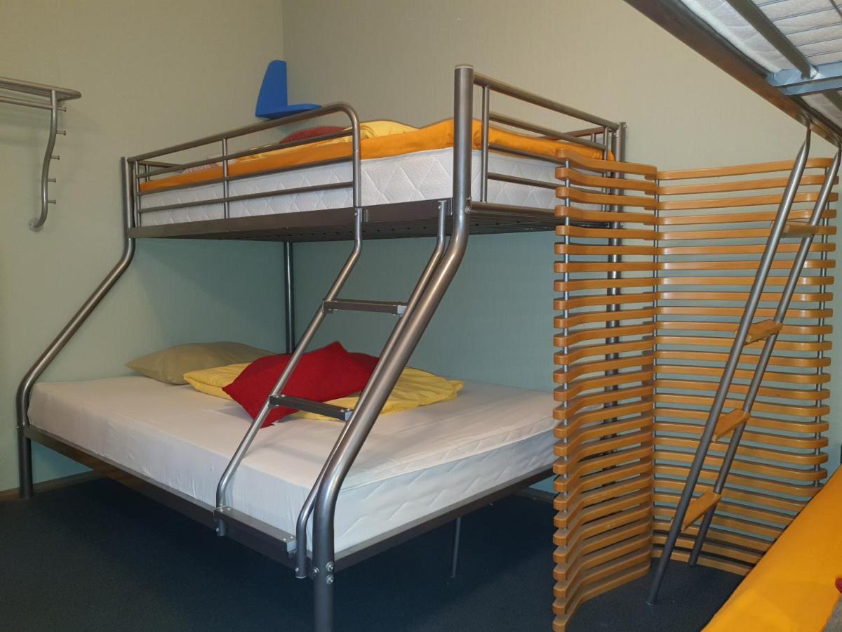 טאלין Freedom65 Hostel And Caravan מראה חיצוני תמונה